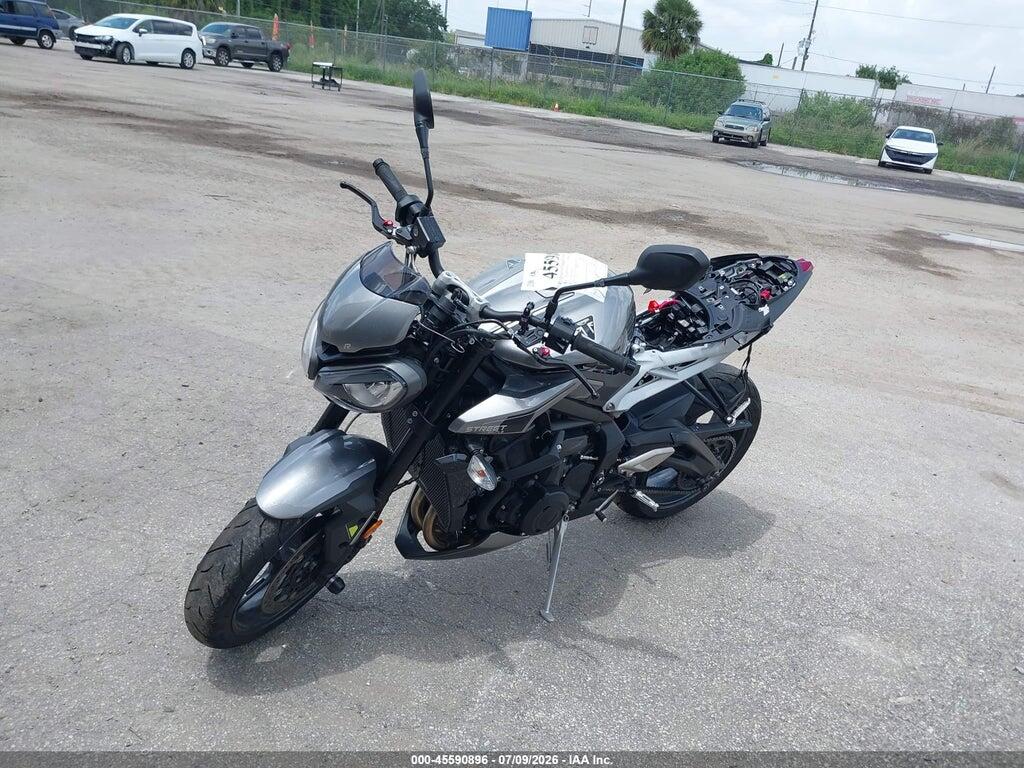 SMTA604SXRTBK0712 2024 TRIUMPH MOTORCYCLE STREET TRIPLE photo no. 2
