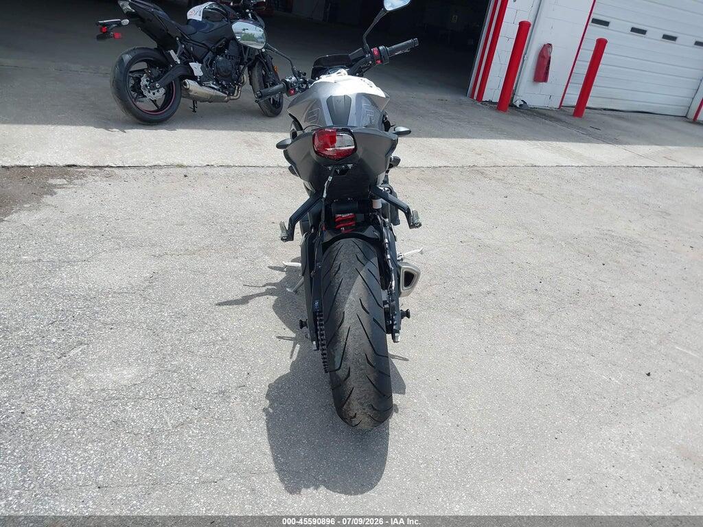 SMTA604SXRTBK0712 2024 TRIUMPH MOTORCYCLE STREET TRIPLE photo no. 6