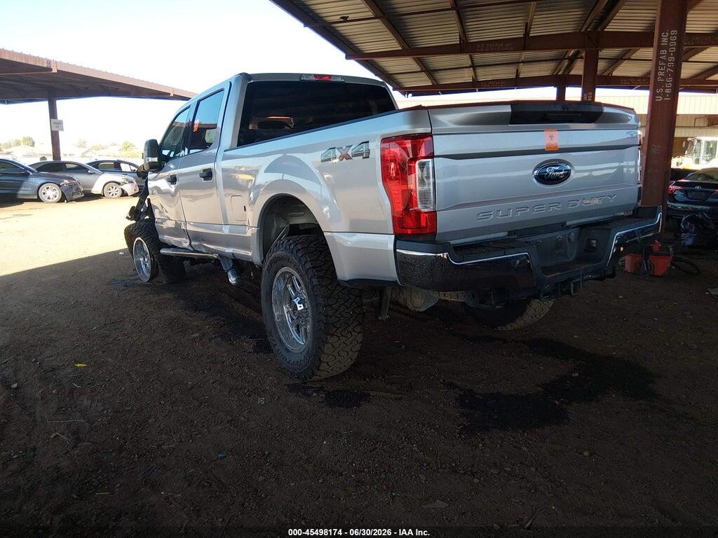 1FT7W2BT7JEB38087 2018 FORD F-250 photo no. 3