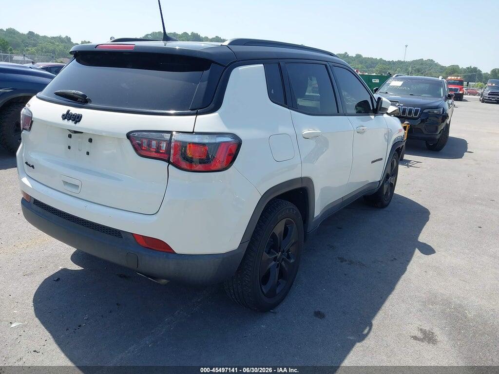 3C4NJDBB7JT394318 2018 JEEP COMPASS photo no. 4