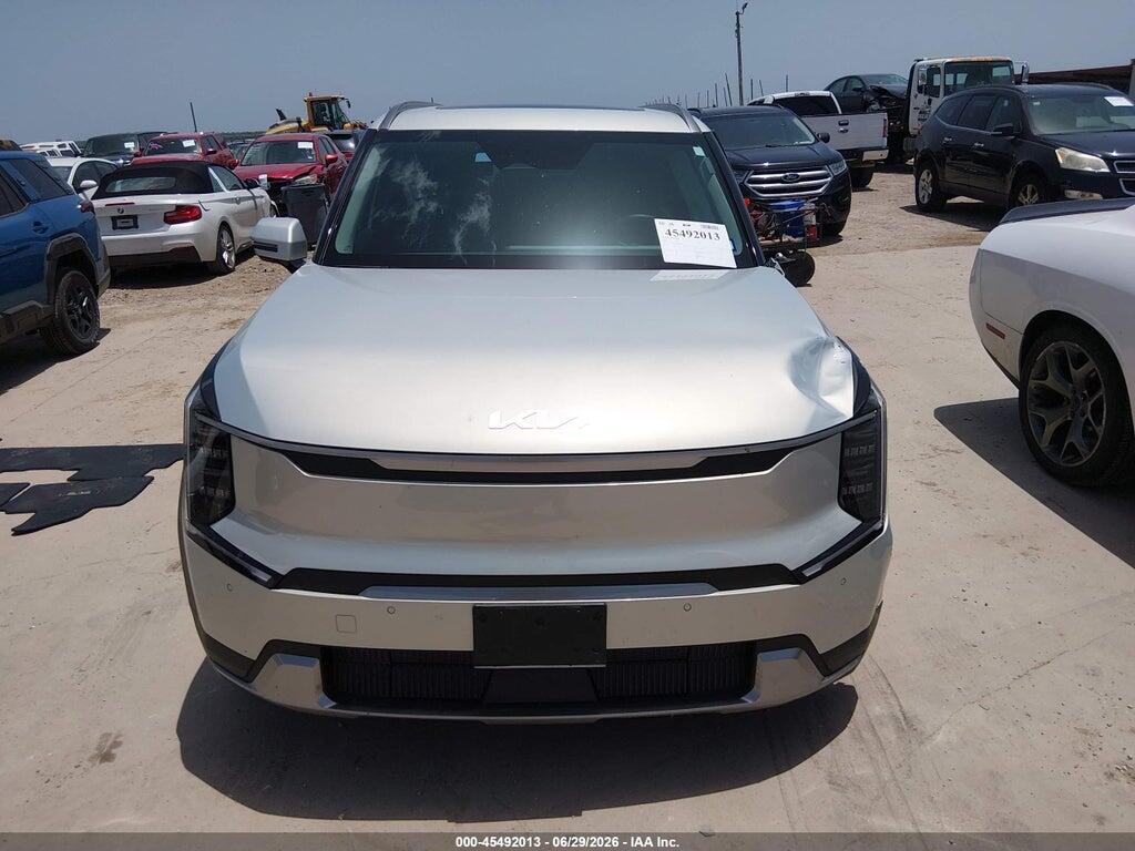 KNDAFFS50R6024100 2024 KIA EV9 photo no. 12