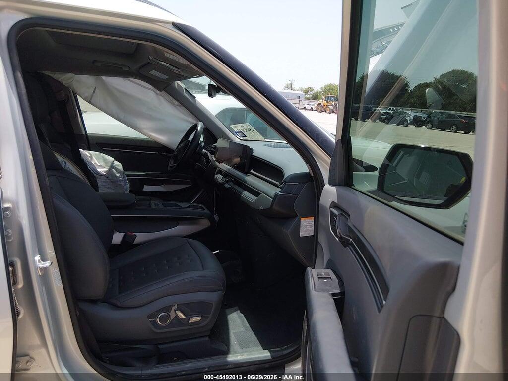 KNDAFFS50R6024100 2024 KIA EV9 photo no. 5