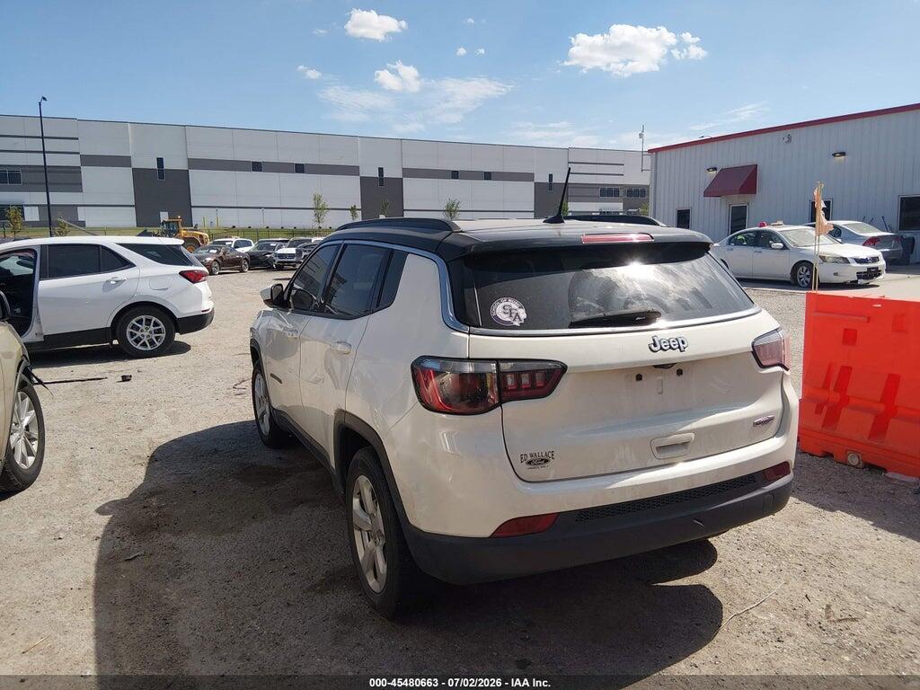 3C4NJCBB2JT256972 2018 JEEP COMPASS photo no. 3