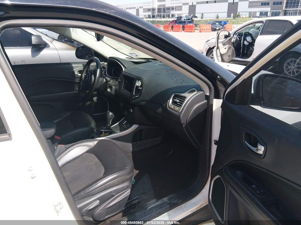 3C4NJCBB2JT256972 2018 JEEP COMPASS photo no. 5
