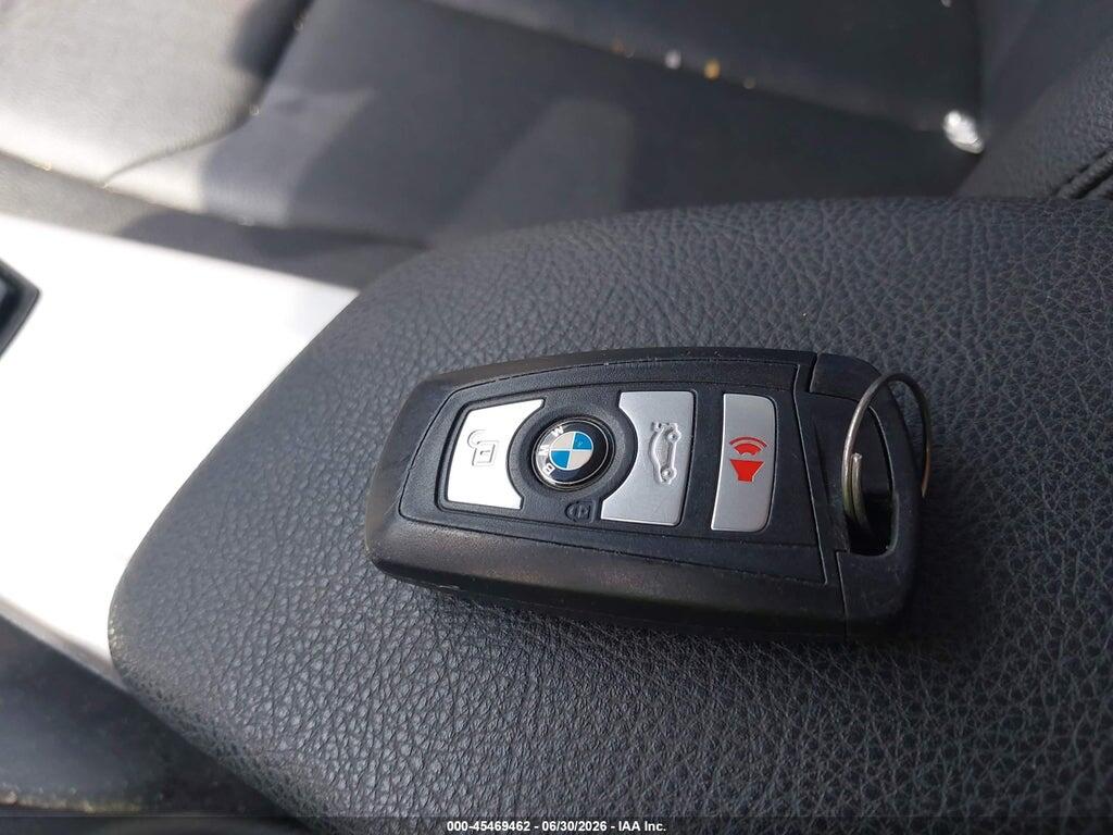 WBA8A9C57GK617998 2016 BMW 320I photo no. 11