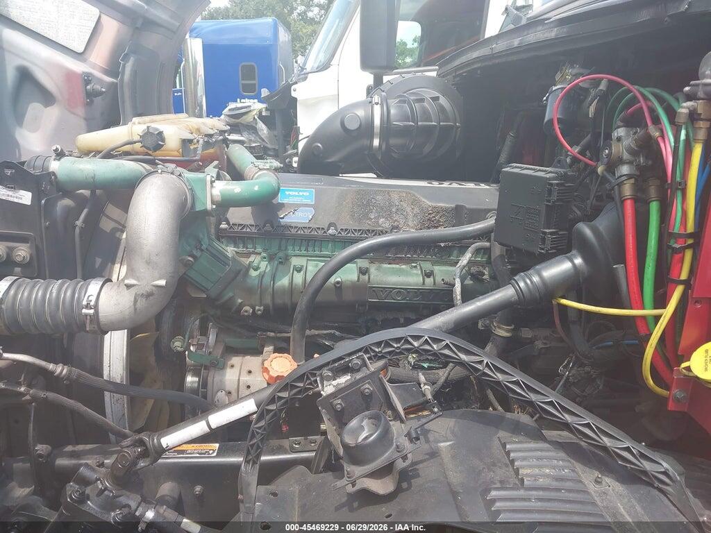 4V4NC9EH3GN949625 2016 VOLVO VN photo no. 10