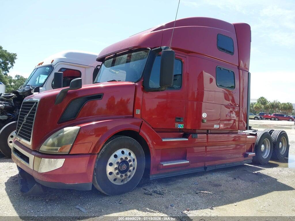 4V4NC9EH3GN949625 2016 VOLVO VN photo no. 2