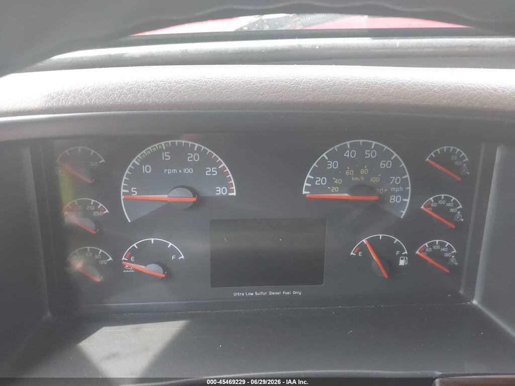4V4NC9EH3GN949625 2016 VOLVO VN photo no. 6