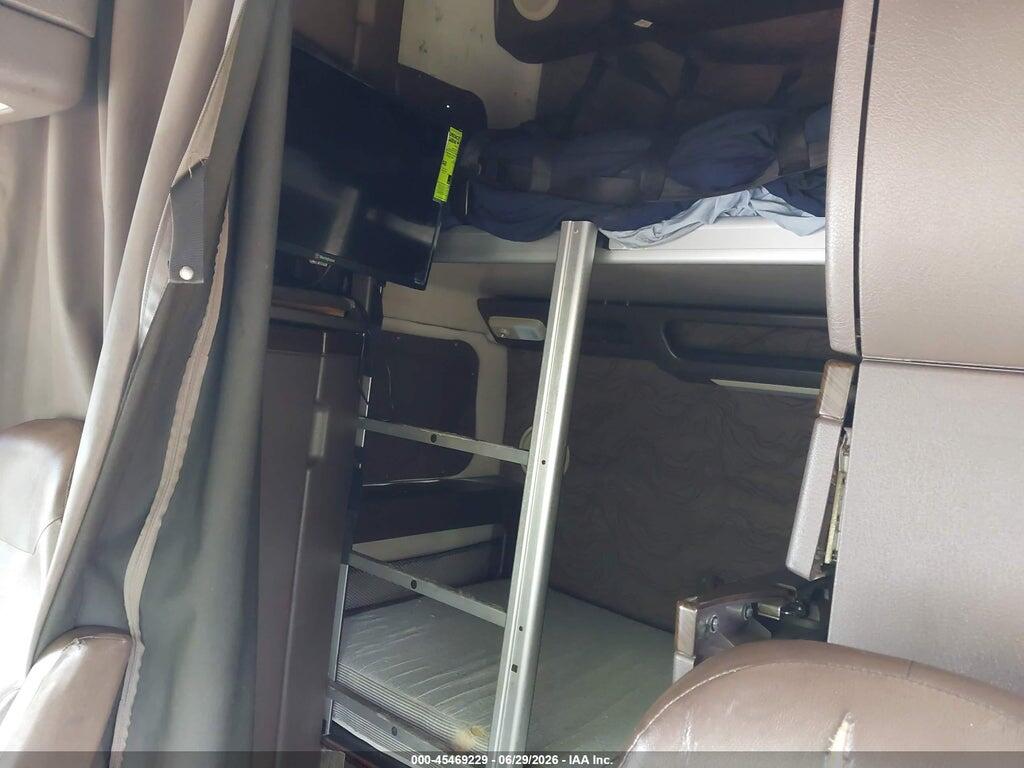 4V4NC9EH3GN949625 2016 VOLVO VN photo no. 7