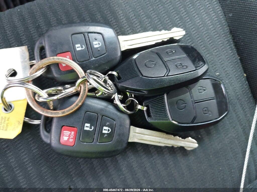 2T3BFREV8HW569847 2017 TOYOTA RAV4 photo no. 11