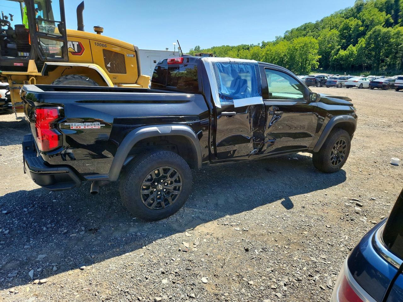 2025 CHEVROLET COLORADO TRAIL BOSS — Фото 3 из 12