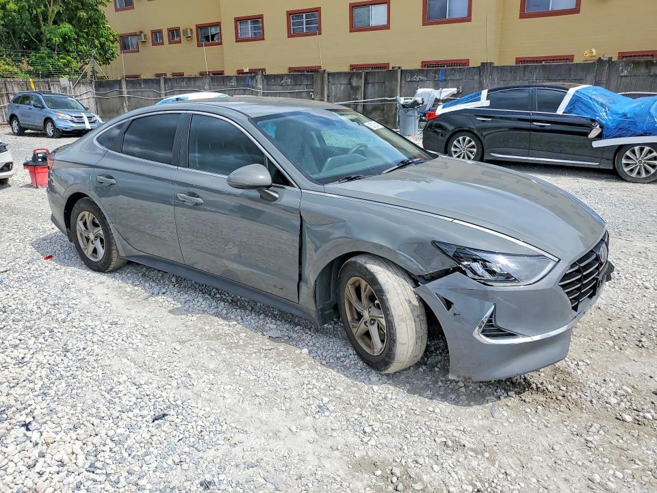 2021 HYUNDAI SONATA SE — Фото 4 из 12