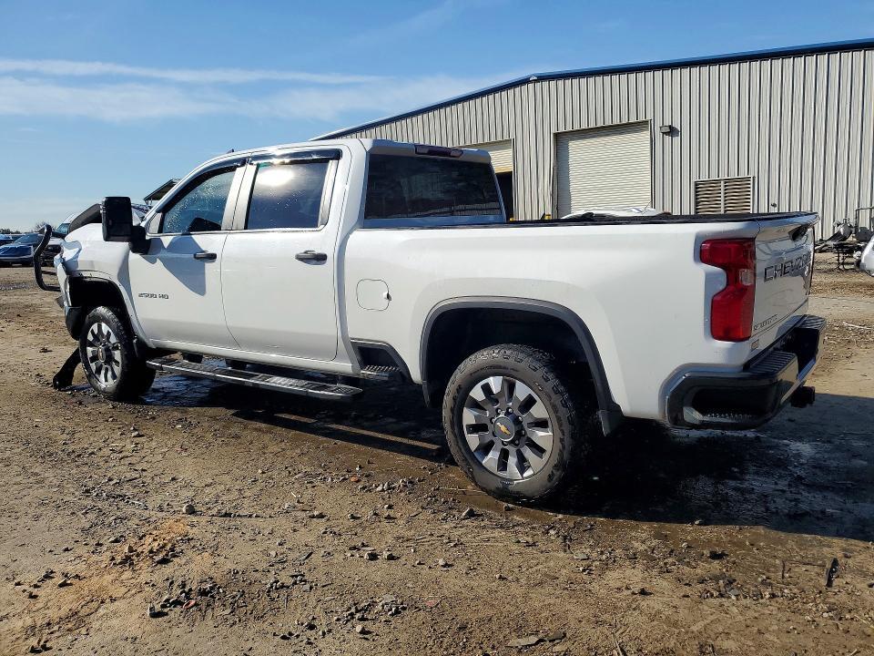 2024 CHEVROLET SILVERADO — Фото 2 из 12