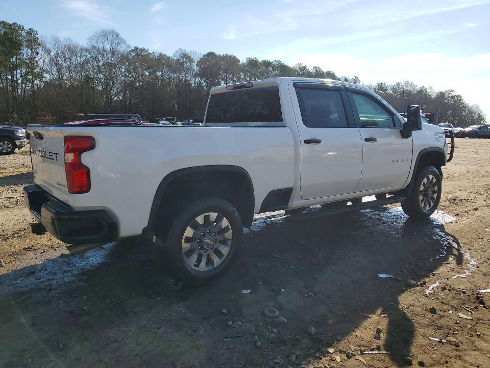 2024 CHEVROLET SILVERADO — Фото 3 из 12
