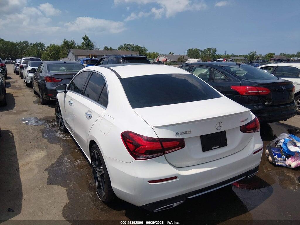 WDD3G4FBXKW016527 2019 MERCEDES-BENZ A 220 photo no. 3