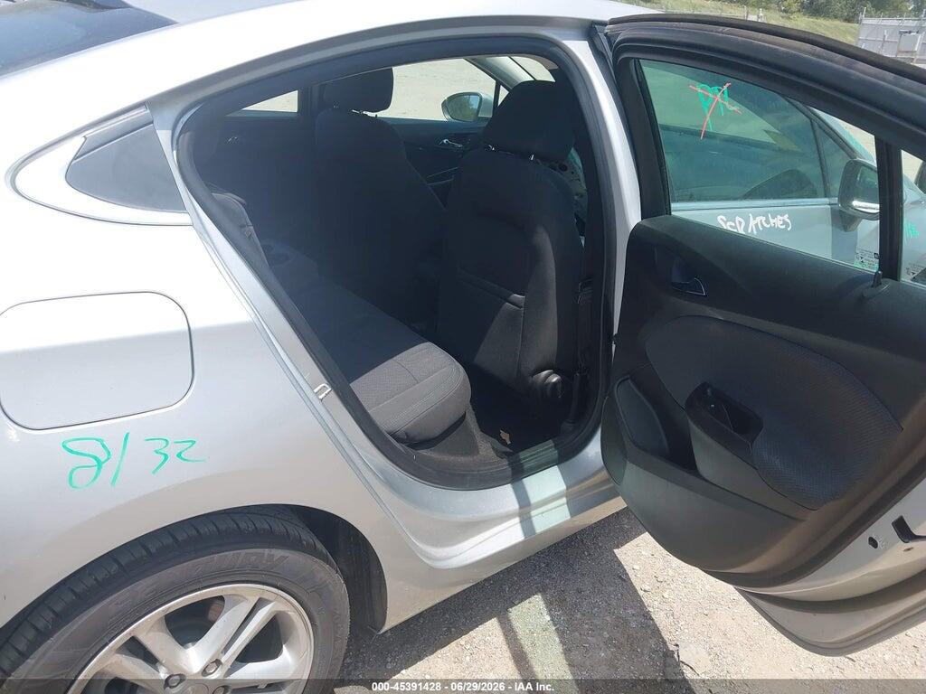 1G1BE5SM7J7233379 2018 CHEVROLET CRUZE photo no. 8