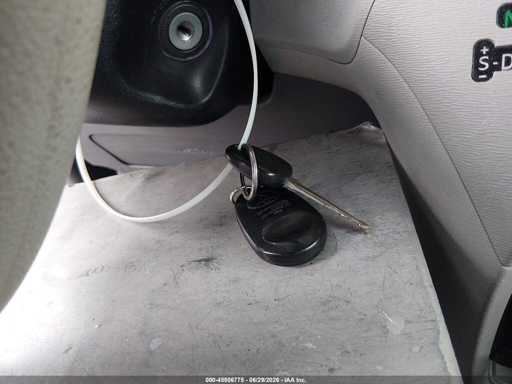 5TDKK3DC5CS217716 2012 TOYOTA SIENNA photo no. 11