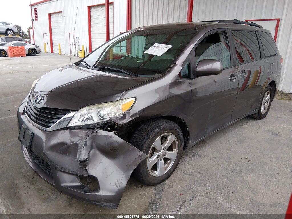 5TDKK3DC5CS217716 2012 TOYOTA SIENNA photo no. 2