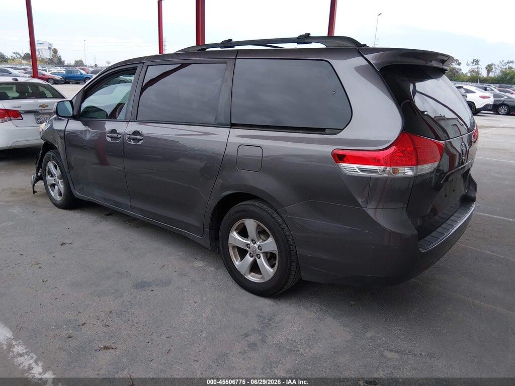 5TDKK3DC5CS217716 2012 TOYOTA SIENNA photo no. 3