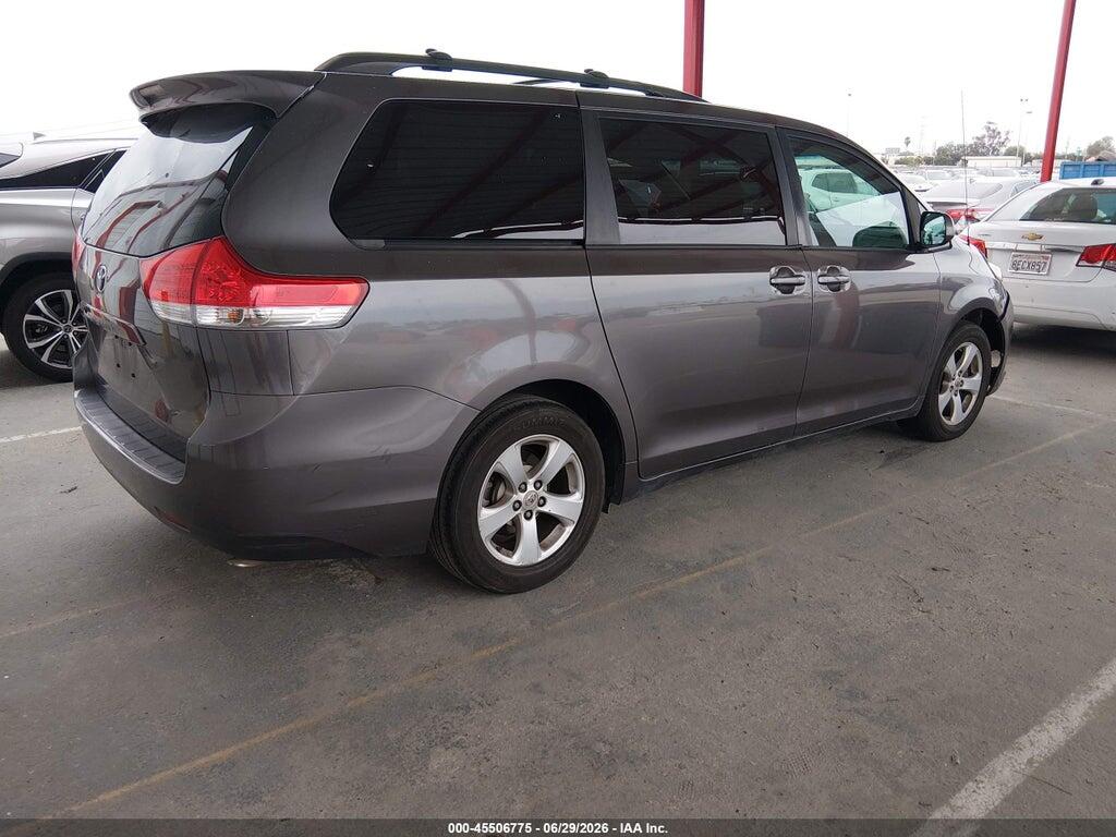 5TDKK3DC5CS217716 2012 TOYOTA SIENNA photo no. 4