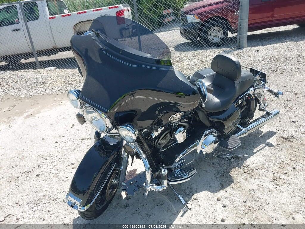 1HD1FC418AB667264 2010 HARLEY-DAVIDSON FLHTCU photo no. 2