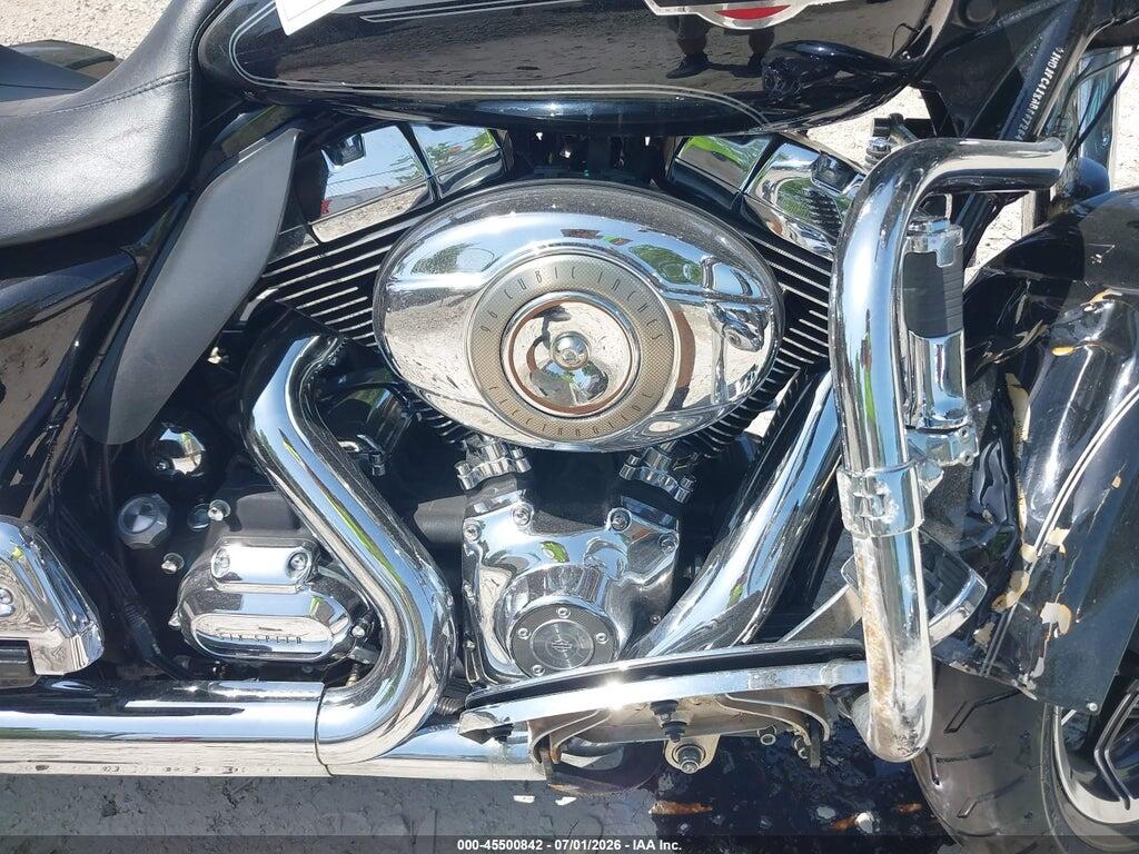 1HD1FC418AB667264 2010 HARLEY-DAVIDSON FLHTCU photo no. 8