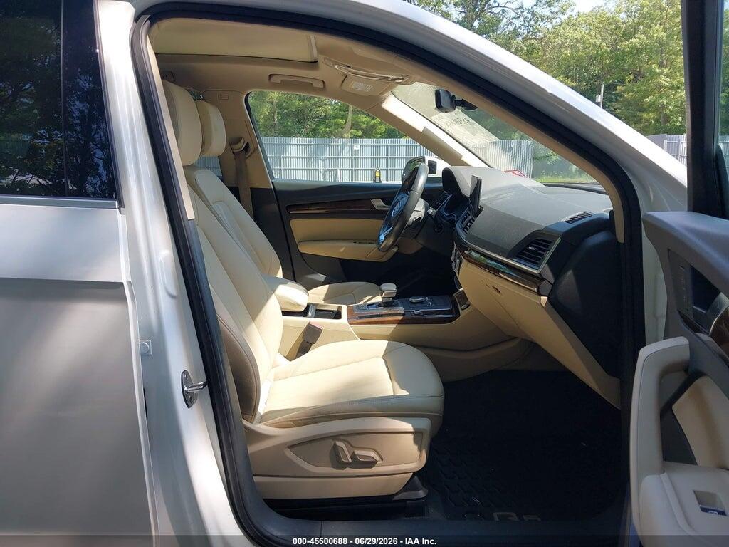 WA1ANAFYXK2135819 2019 AUDI Q5 photo no. 5