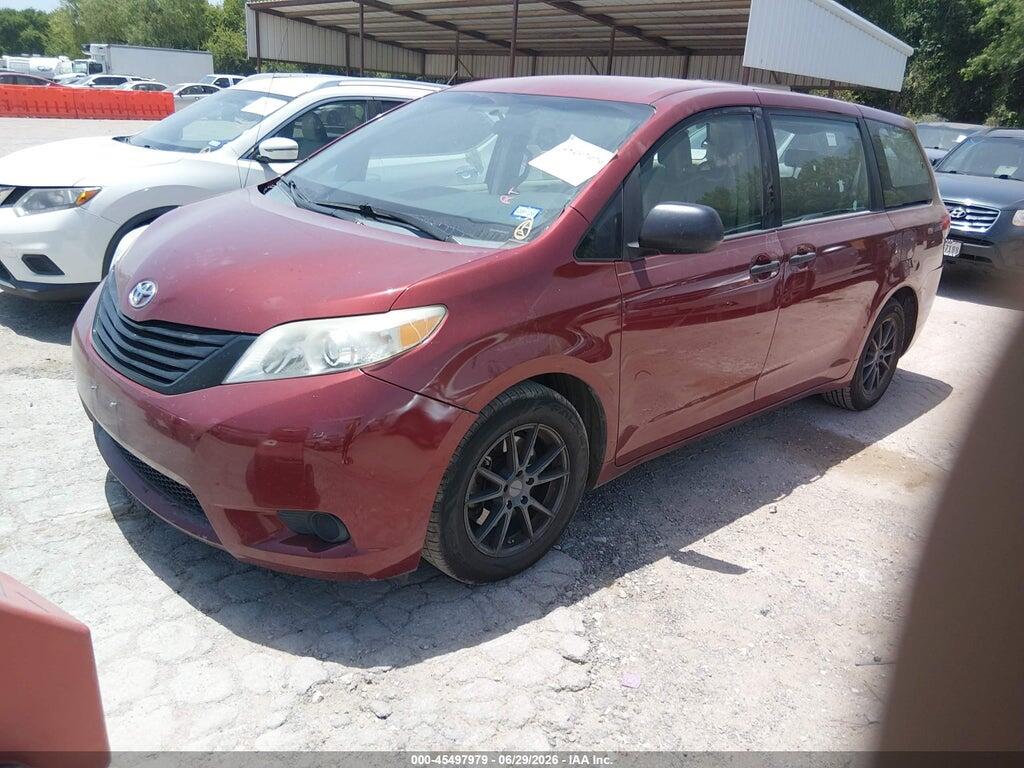 5TDZK3DC2DS281602 2013 TOYOTA SIENNA photo no. 2