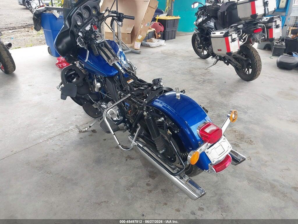1HD1FC418AB641523 2010 HARLEY-DAVIDSON FLHTCU photo no. 3