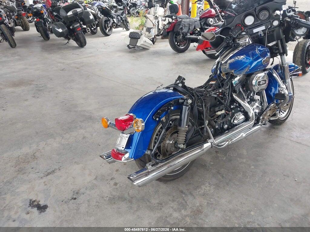 1HD1FC418AB641523 2010 HARLEY-DAVIDSON FLHTCU photo no. 4