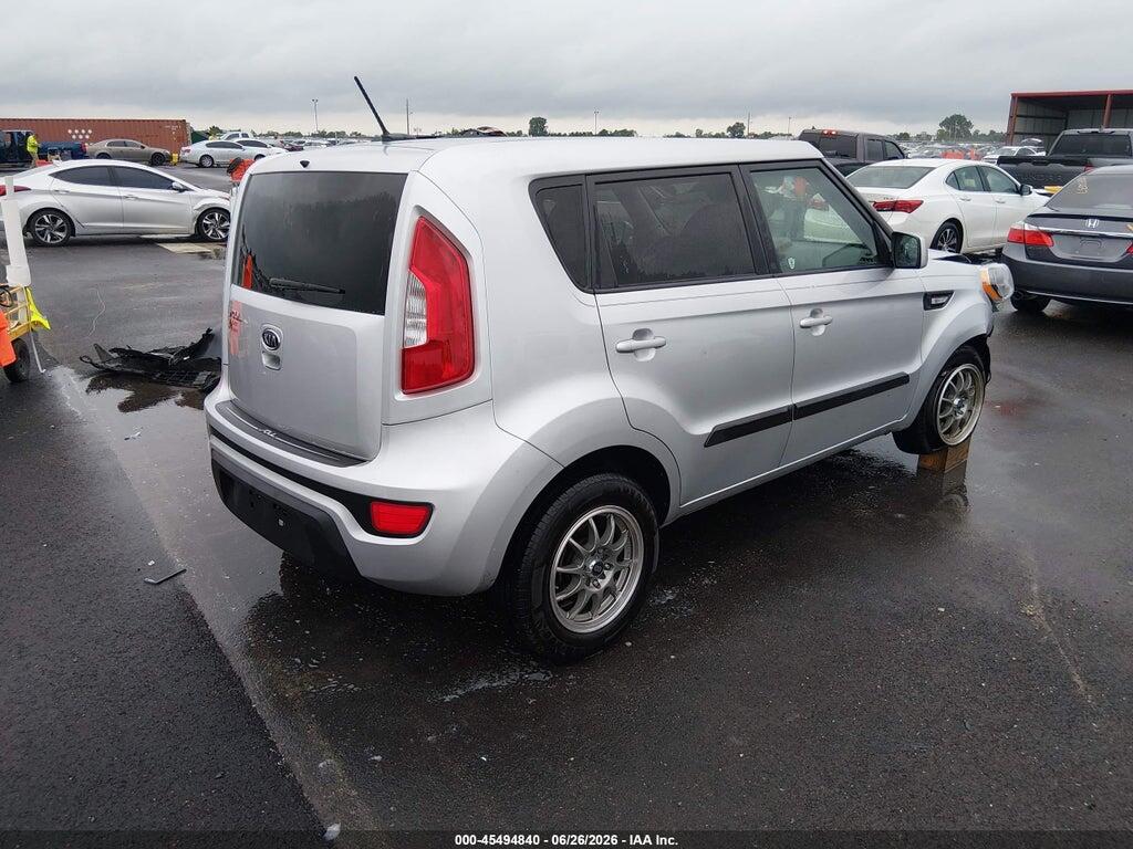 KNDJT2A51C7462855 2012 KIA SOUL photo no. 4