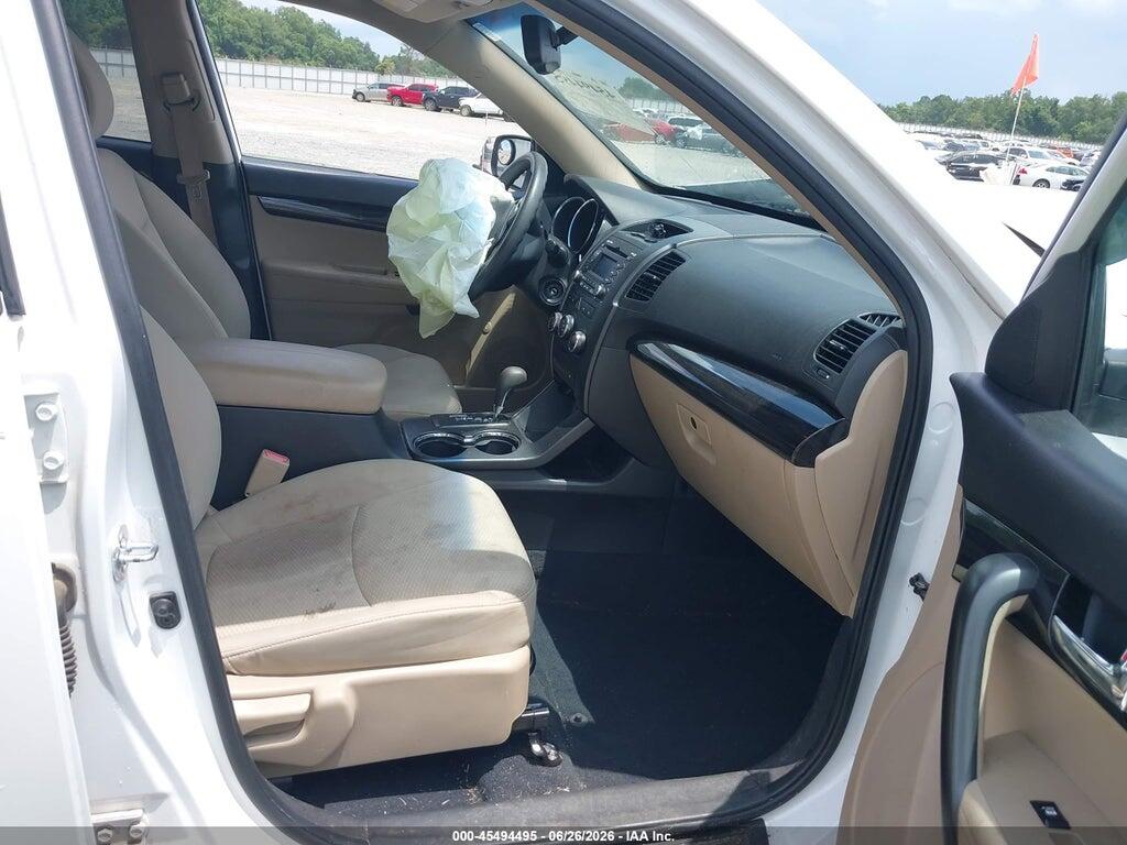5XYKT3A15BG146819 2011 KIA SORENTO photo no. 5