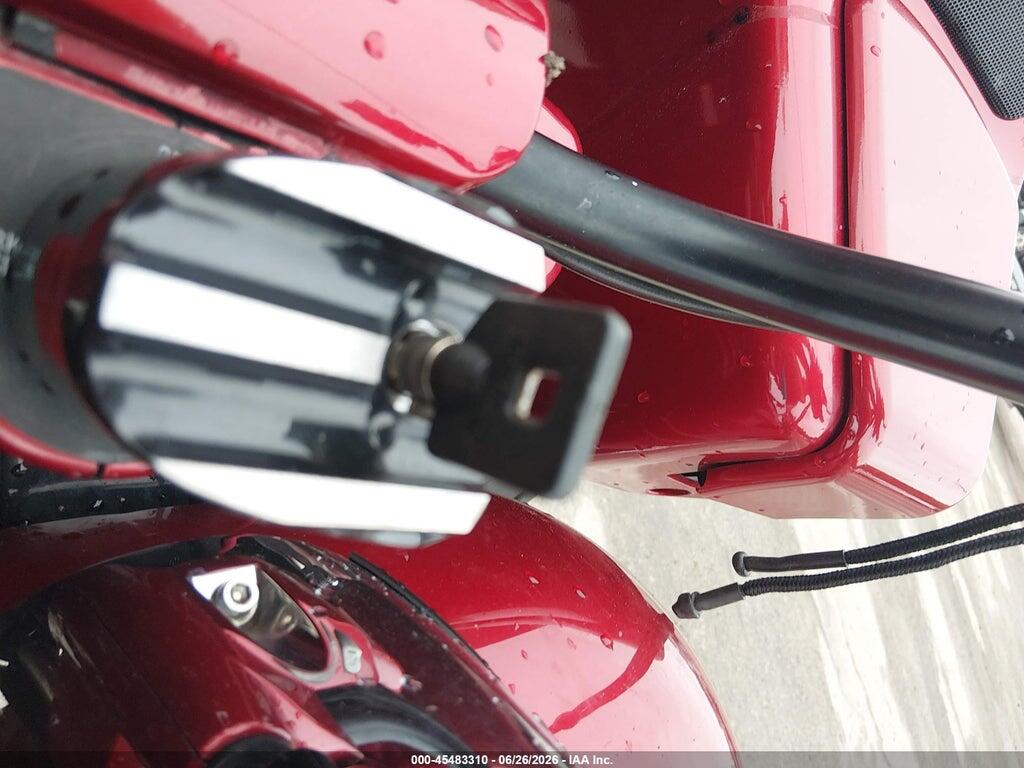 1HD1KGM12CB607776 2012 HARLEY-DAVIDSON FLTRU photo no. 11