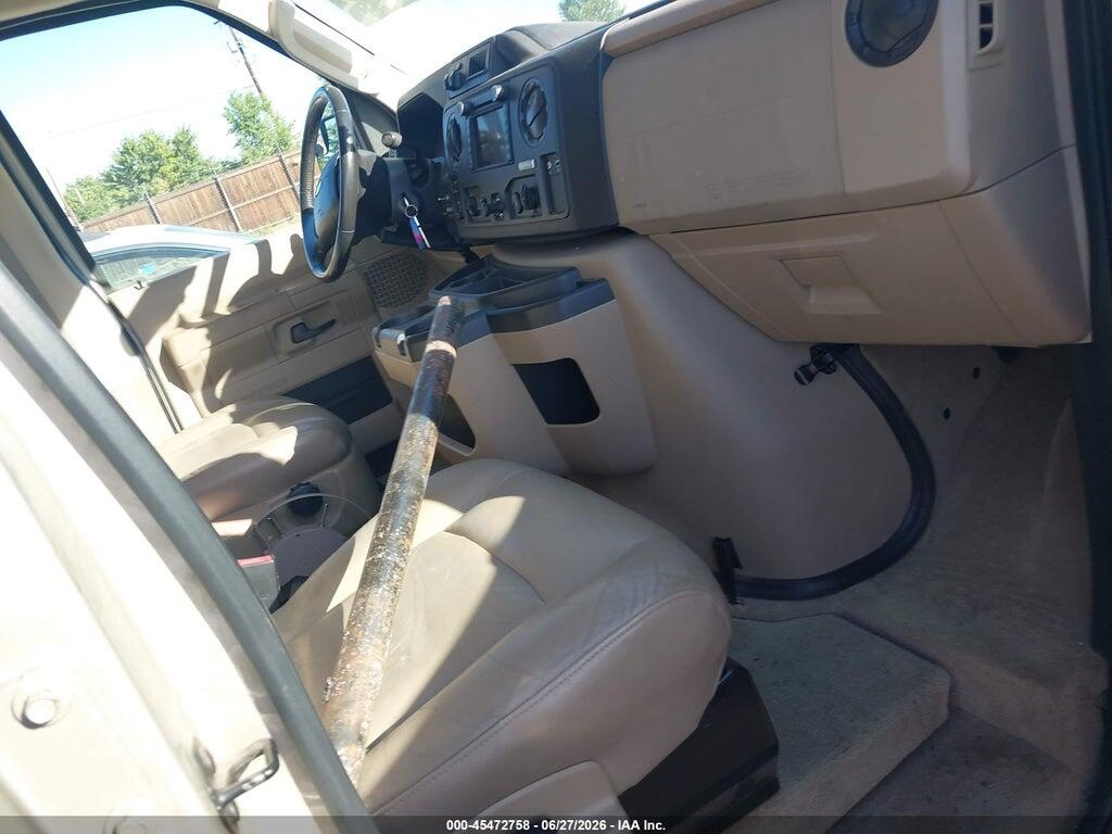 1FMNE1BL5BDA74607 2011 FORD E-150 photo no. 5