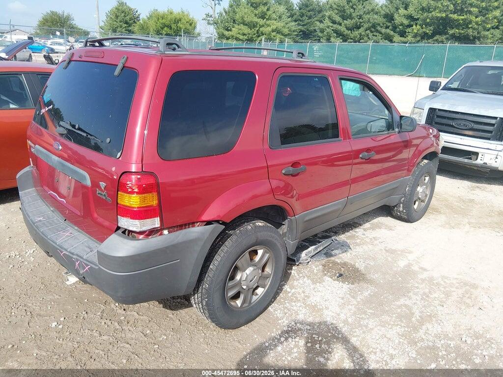 1FMYU93175KC45580 2005 FORD ESCAPE photo no. 4