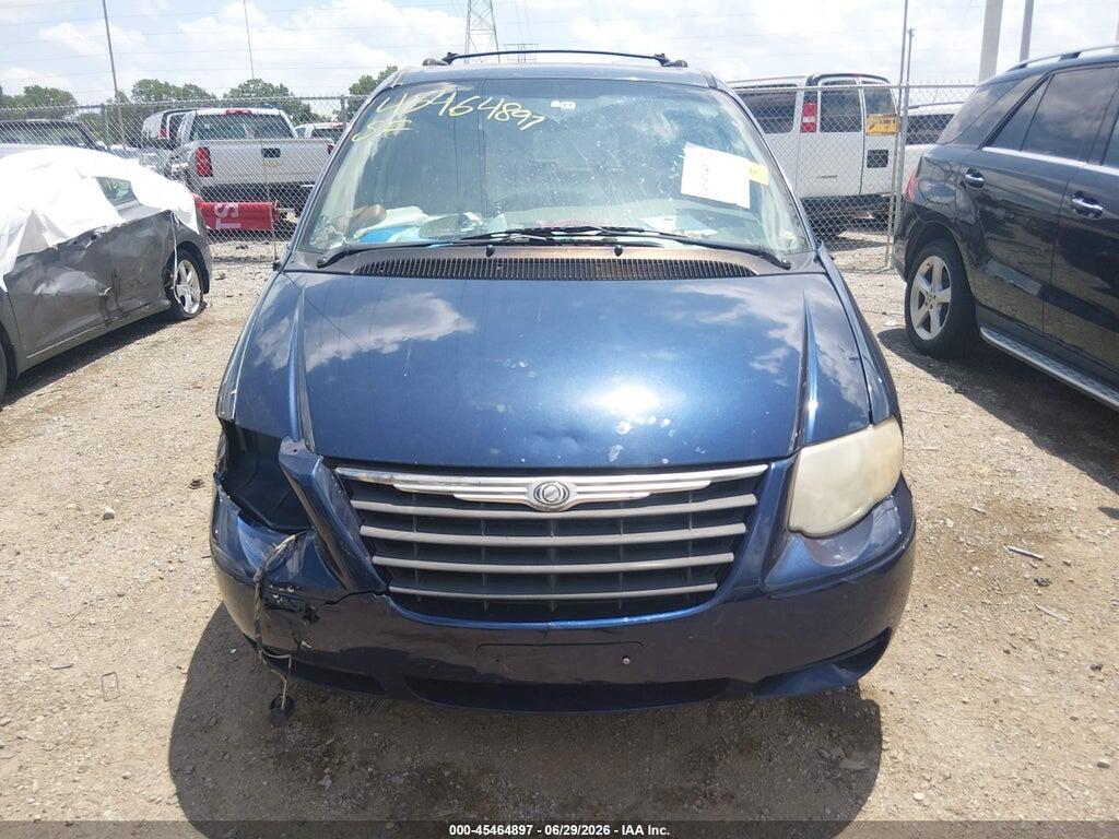 2C4GP54L45R416741 2005 CHRYSLER TOWN & COUNTRY photo no. 12