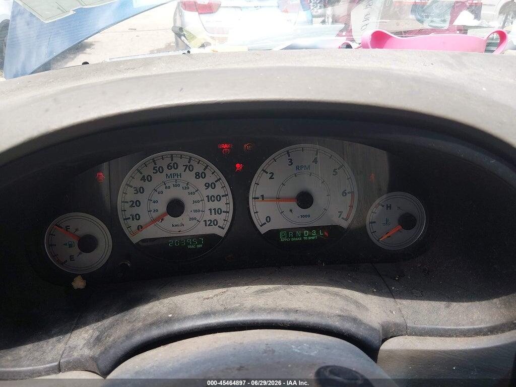 2C4GP54L45R416741 2005 CHRYSLER TOWN & COUNTRY photo no. 7
