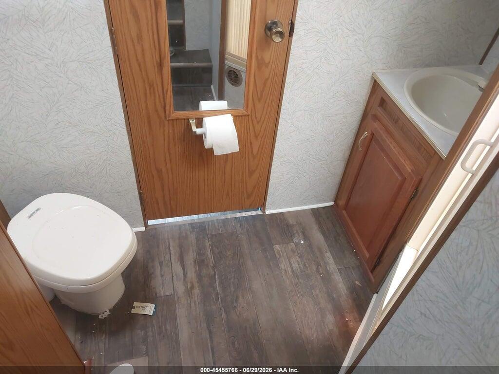 1UJCJ02P4T5LE0209 1996 JAYCO EAGLE 303 RK SLIDE photo no. 8