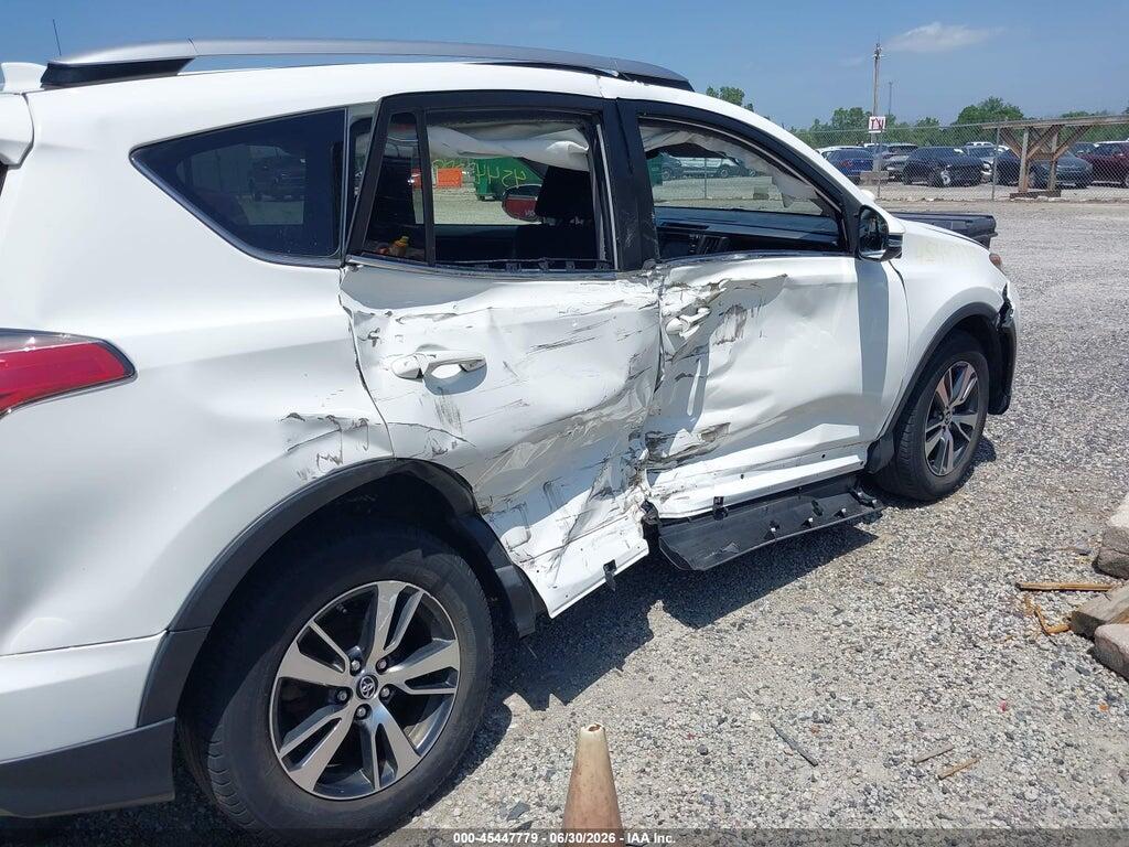 JTMRFREV2JJ719096 2018 TOYOTA RAV4 photo no. 12