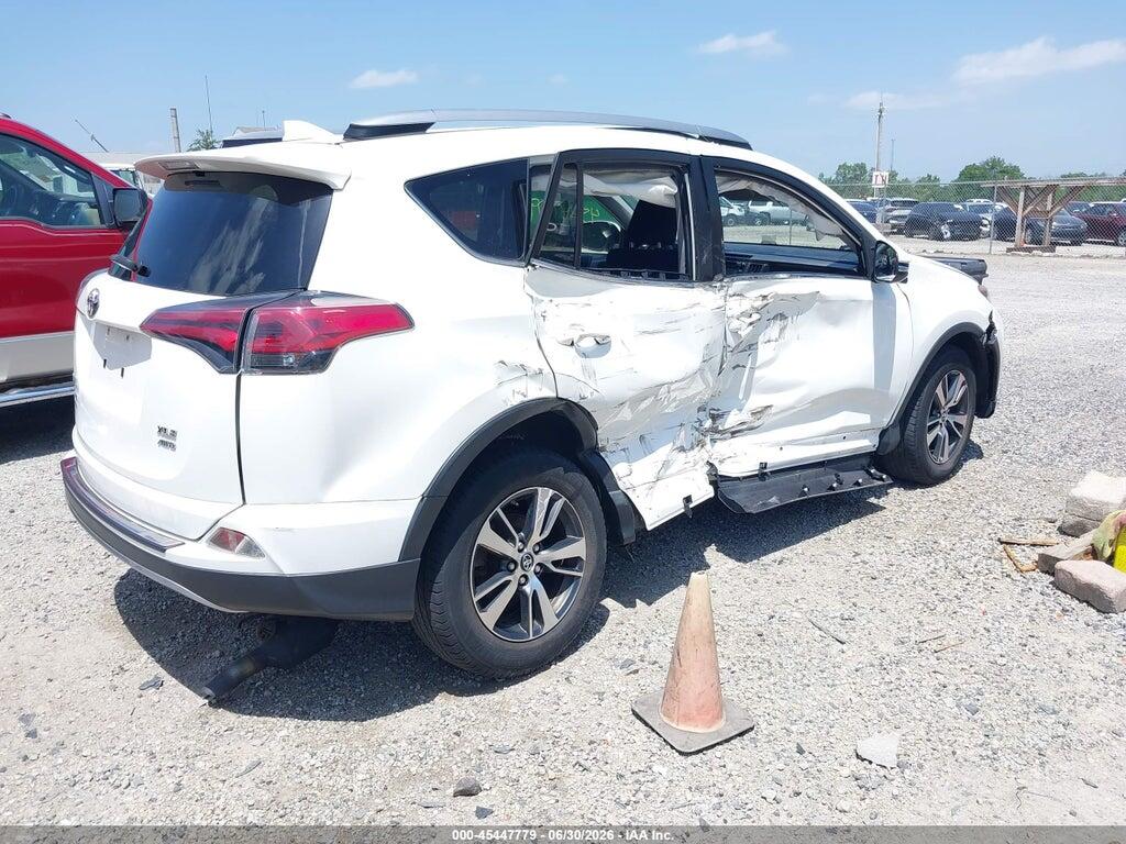 JTMRFREV2JJ719096 2018 TOYOTA RAV4 photo no. 4