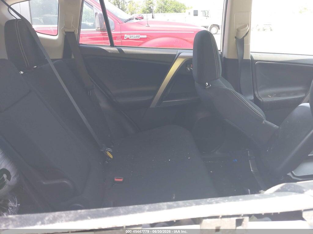 JTMRFREV2JJ719096 2018 TOYOTA RAV4 photo no. 8