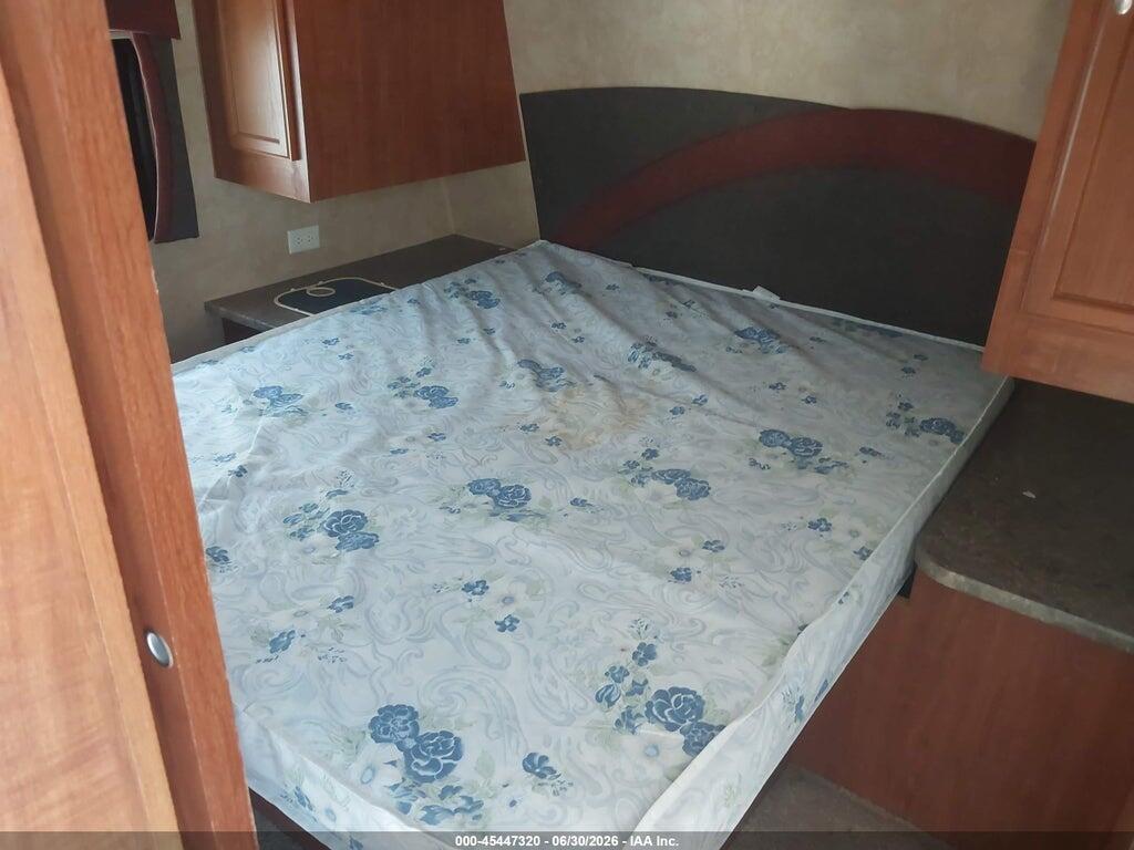 1UJBJ0BS4B1EG0942 2011 JAYCO JAYFL184BH photo no. 5