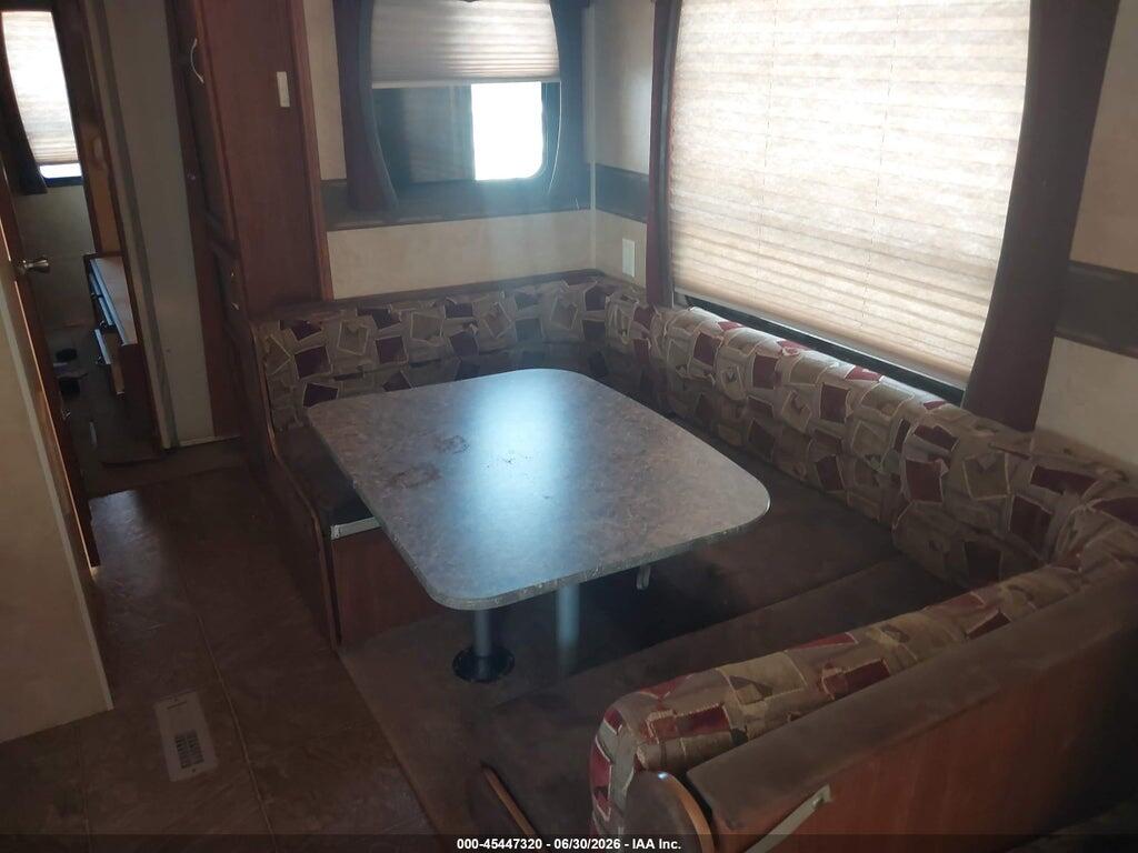1UJBJ0BS4B1EG0942 2011 JAYCO JAYFL184BH photo no. 8