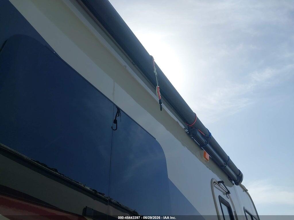 1F65F5DY8J0A03749 2018 FORD F53 photo no. 6