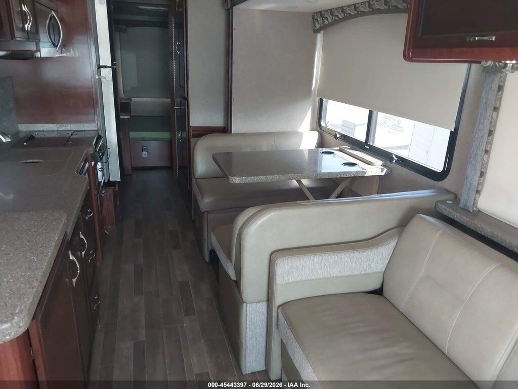 1F65F5DY8J0A03749 2018 FORD F53 photo no. 8