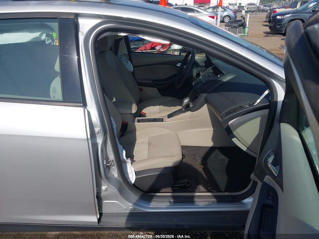 1FADP3K27HL265107 2017 FORD FOCUS photo no. 5