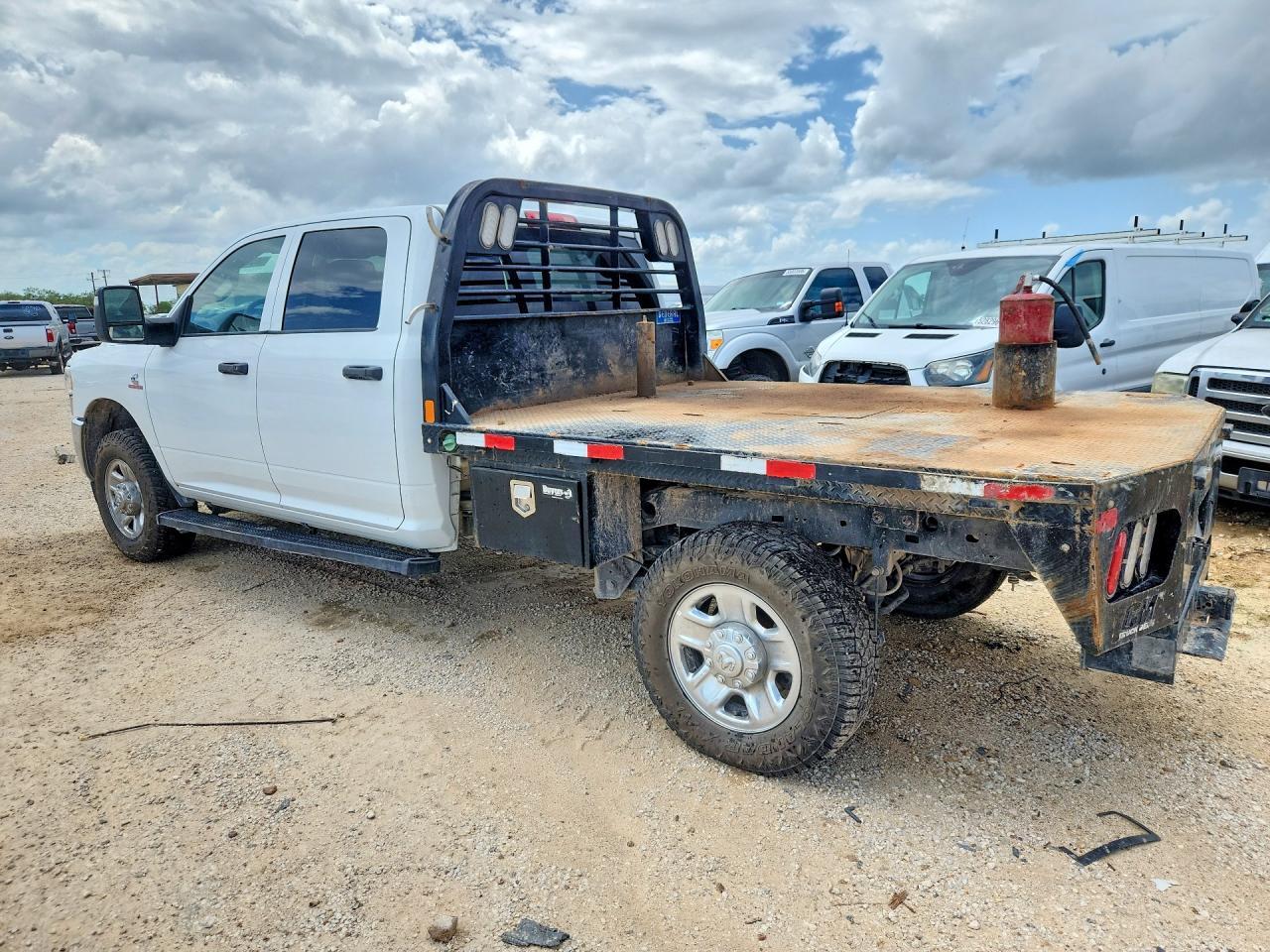 2024 RAM 2500 TRADESMAN 4WD 6.7L 6C TDSL — Фото 2 из 12