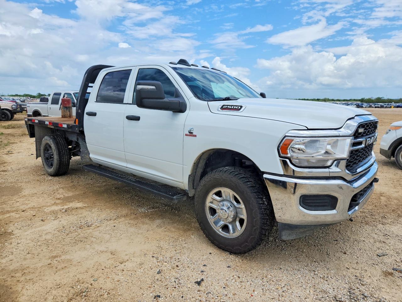 2024 RAM 2500 TRADESMAN 4WD 6.7L 6C TDSL — Фото 4 из 12