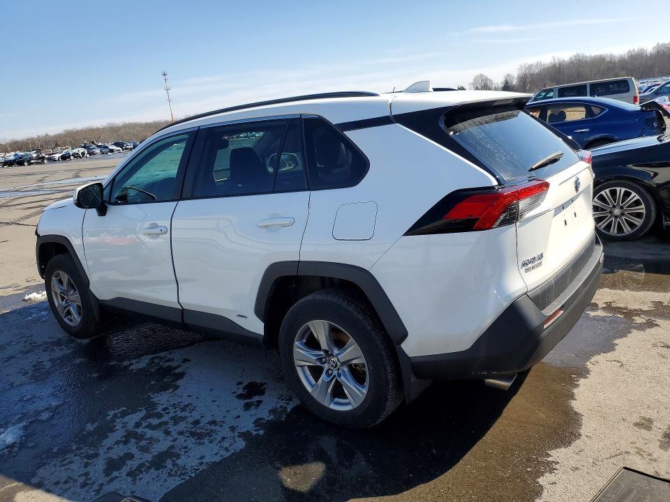 2024 TOYOTA RAV4 HYBRID XLE — Фото 2 из 14