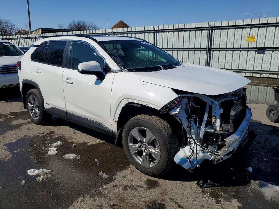 2024 TOYOTA RAV4 HYBRID XLE — Фото 4 из 14